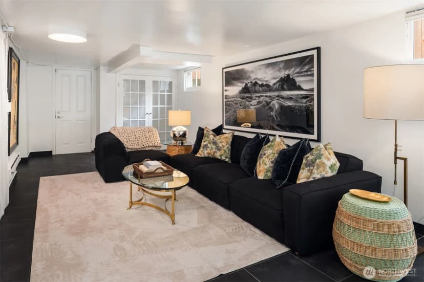 Property photo for 10303 15th Avenue Ne, Seattle photo 19