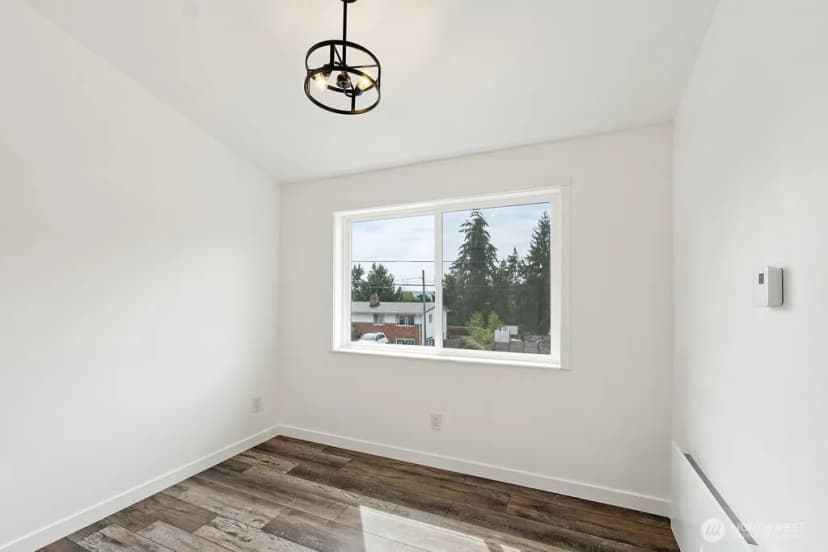 Property photo for 21246 15th Avenue S, Des Moines photo 18