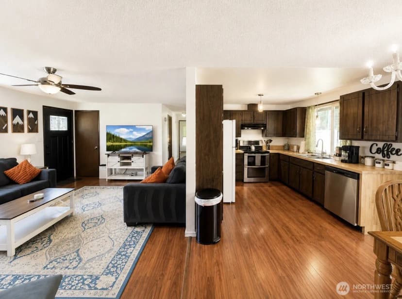 Property photo for 930 Robin Hood Loop, Forks photo 5