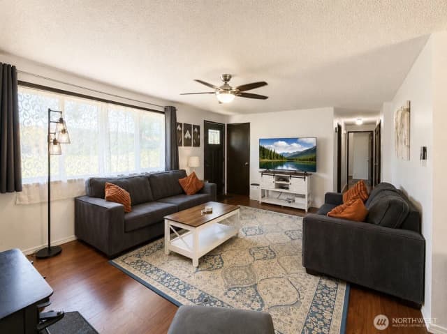 Property photo for 930 Robin Hood Loop, Forks photo 3