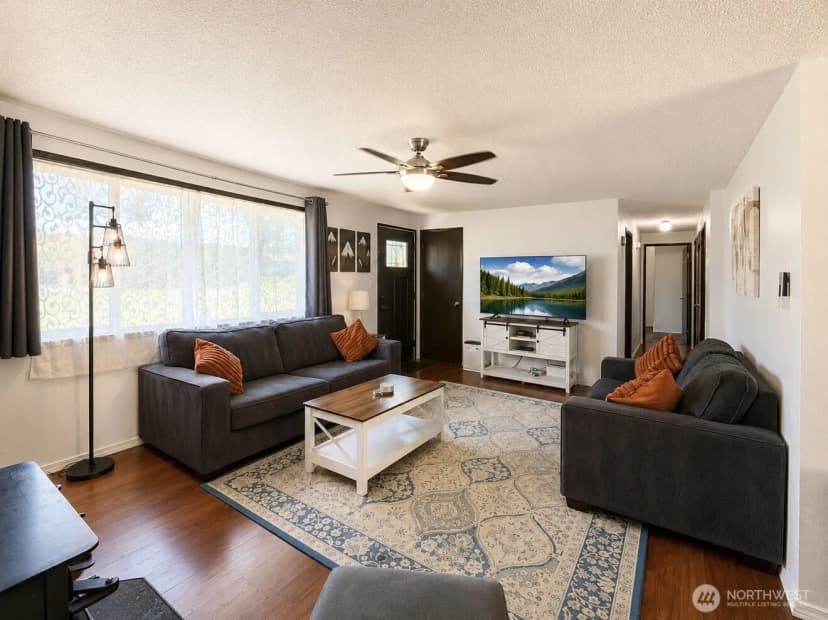 Property photo for 930 Robin Hood Loop, Forks photo 3