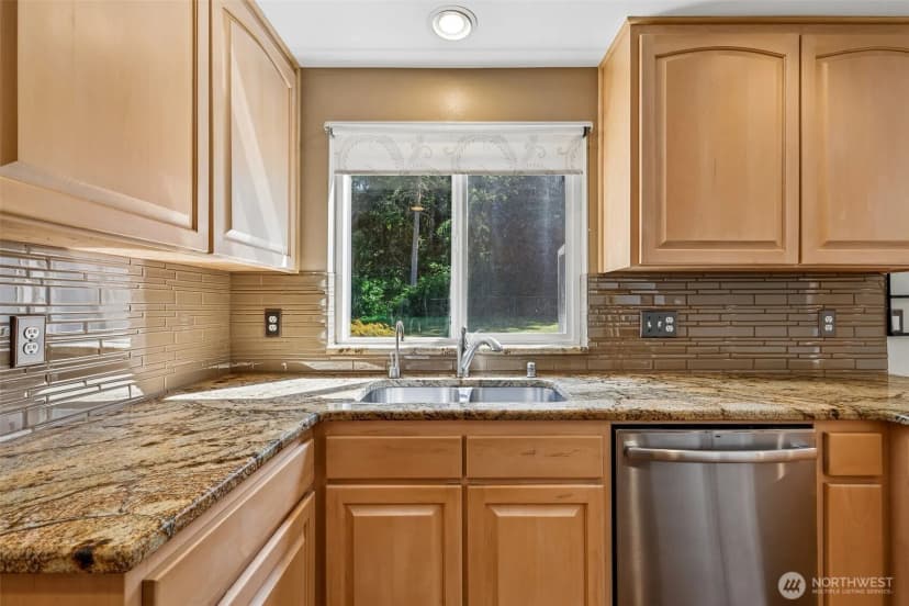 Property photo for 5830 Tulalip Shores Road, Tulalip photo 13