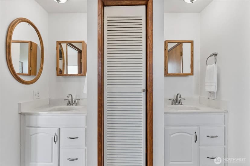 Property photo for 2485 Beach Drive E, Port Orchard photo 28