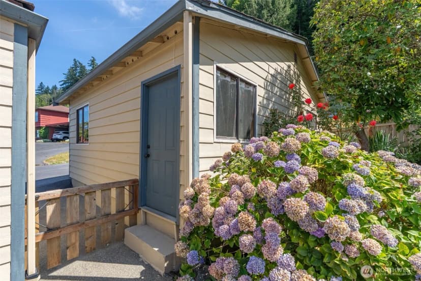Property photo for 2485 Beach Drive E, Port Orchard photo 34