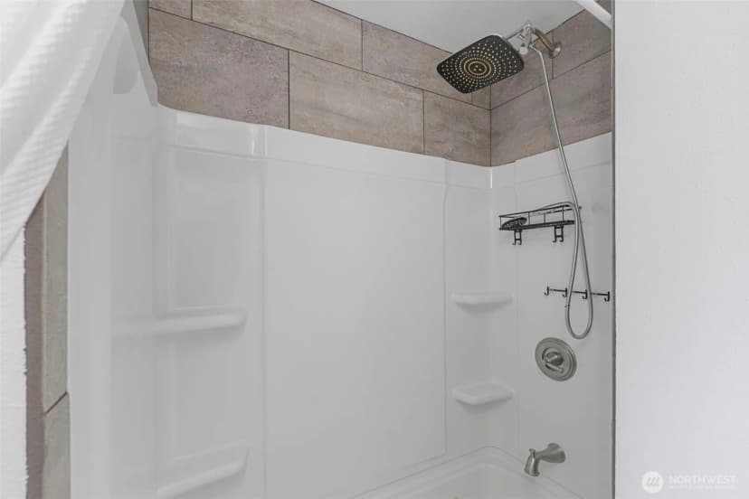 Property photo for 2485 Beach Drive E, Port Orchard photo 19