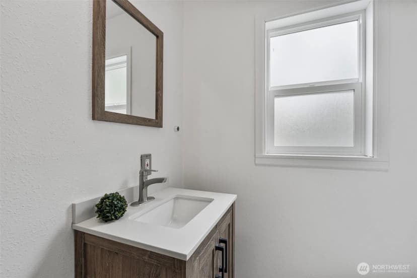 Property photo for 2485 Beach Drive E, Port Orchard photo 18