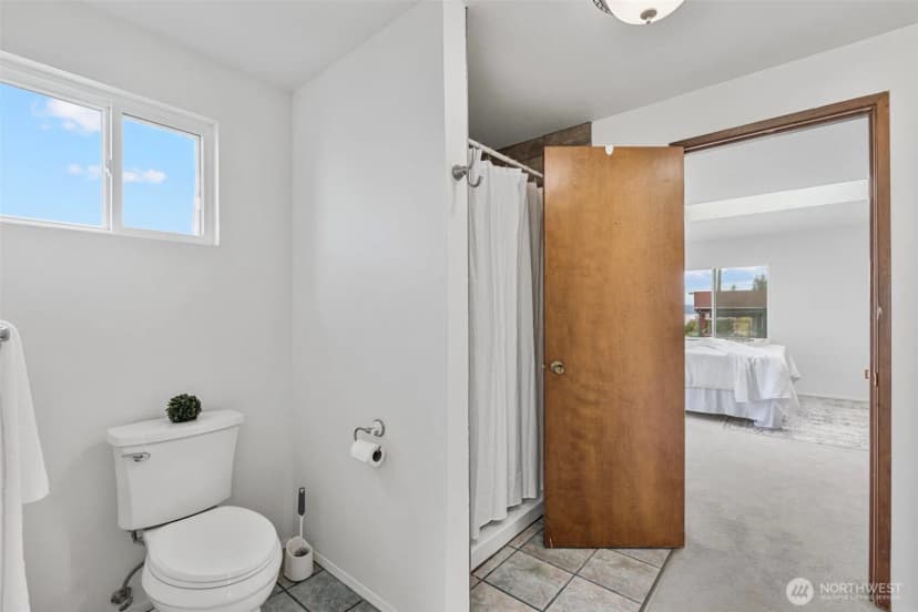 Property photo for 2485 Beach Drive E, Port Orchard photo 27