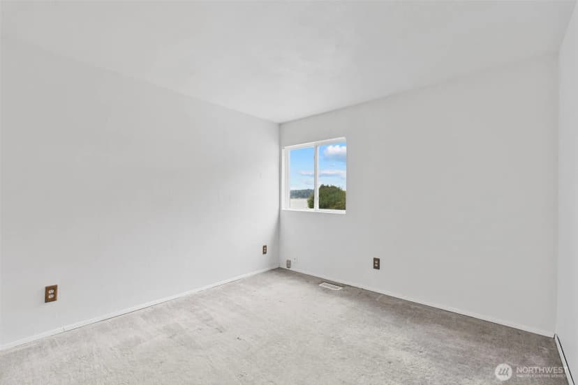 Property photo for 2485 Beach Drive E, Port Orchard photo 17