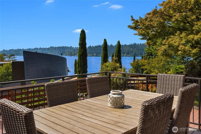 Property photo for 5919 77th Avenue Se, Mercer Island photo 2