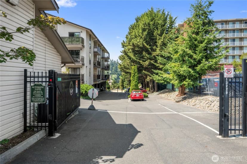Property photo for 13229 Linden Avenue N #507b, Seattle photo 32