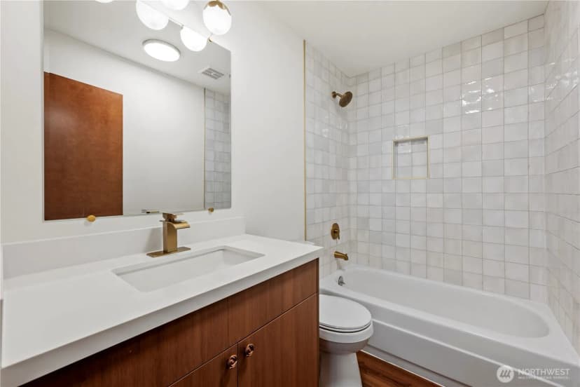 Property photo for 13229 Linden Avenue N #507b, Seattle photo 17