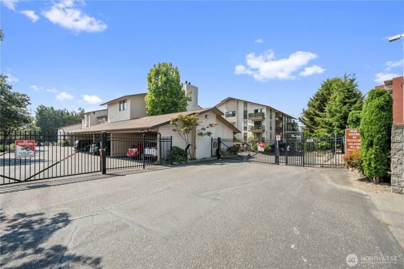 Property photo for 13229 Linden Avenue N #507b, Seattle photo 31