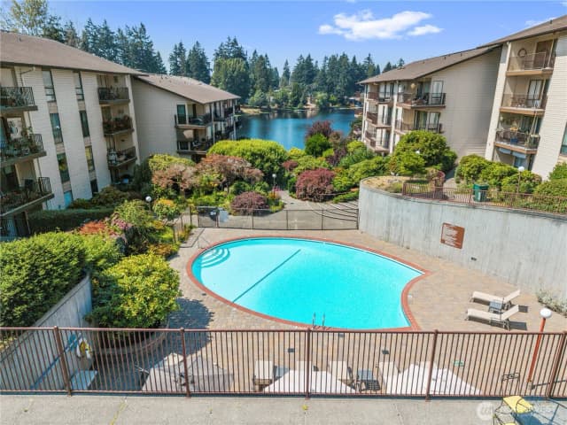 Property photo for 13229 Linden Avenue N #507b, Seattle photo 2