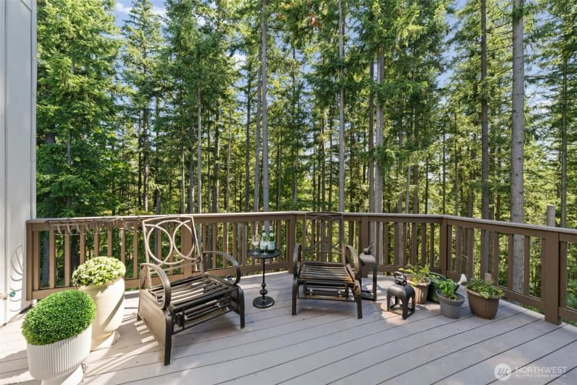 Property photo for 1073 Pine Crest Circle Ne, Issaquah photo 34
