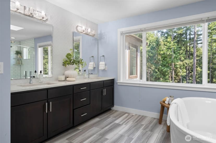 Property photo for 1073 Pine Crest Circle Ne, Issaquah photo 16