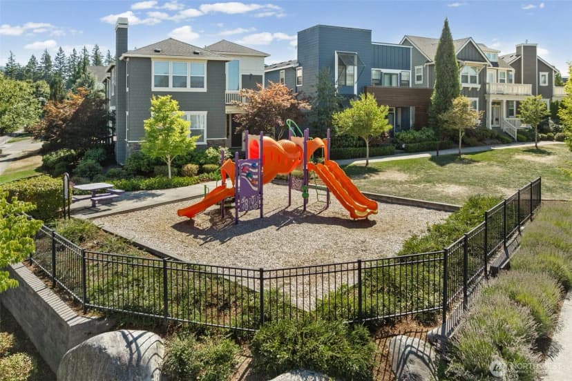 Property photo for 1073 Pine Crest Circle Ne, Issaquah photo 36