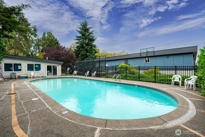 Property photo for 9416 1st Avenue Ne ##419, Seattle photo 26