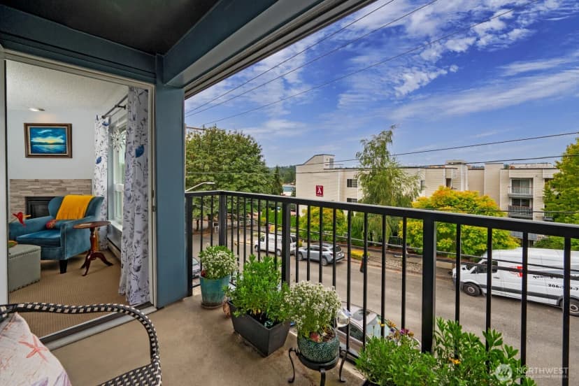 Property photo for 9416 1st Avenue Ne ##419, Seattle photo 14