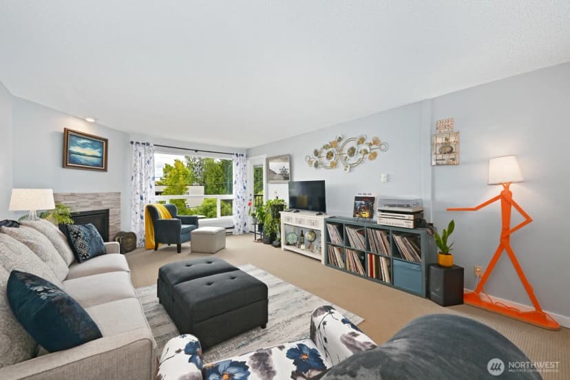 Property photo for 9416 1st Avenue Ne ##419, Seattle photo 6