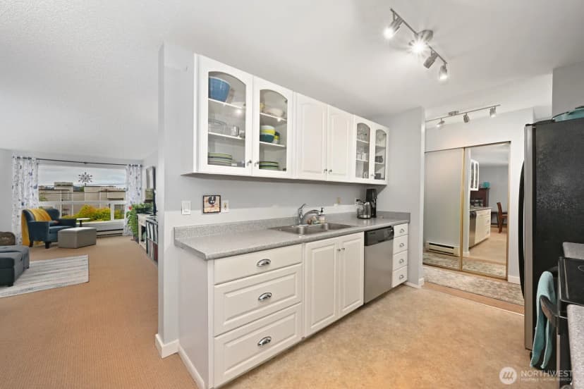 Property photo for 9416 1st Avenue Ne ##419, Seattle photo 10