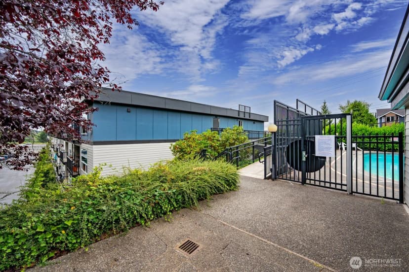 Property photo for 9416 1st Avenue Ne ##419, Seattle photo 29