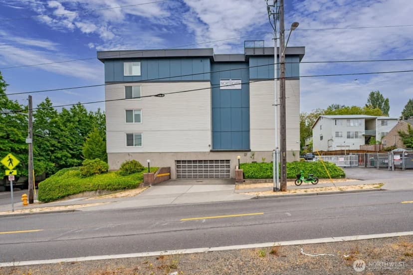 Property photo for 9416 1st Avenue Ne ##419, Seattle photo 36