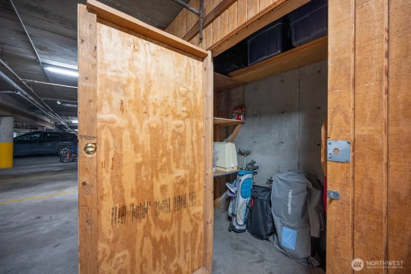 Property photo for 9416 1st Avenue Ne ##419, Seattle photo 32
