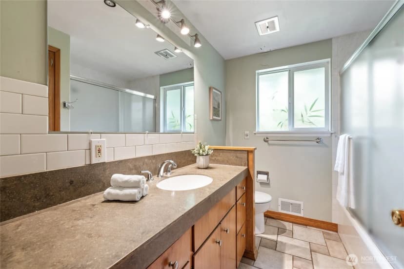 Property photo for 7215 25th Street W, University Place photo 22