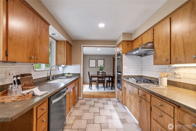Property photo for 7215 25th Street W, University Place photo 10