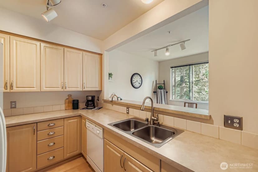 Property photo for 13000 Admiralty Way #a205, Everett photo 12