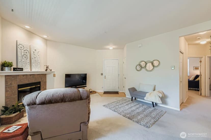 Property photo for 13000 Admiralty Way #a205, Everett photo 7