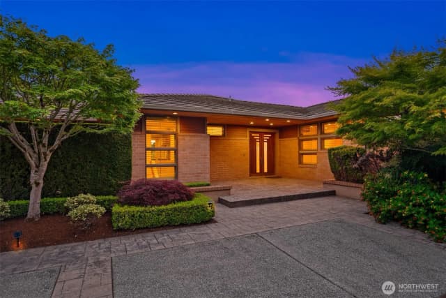 Property photo for 8635 Ne 19th Place, Clyde Hill photo 4