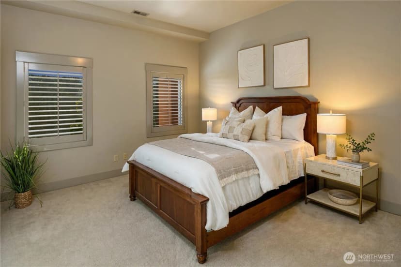 Property photo for 8635 Ne 19th Place, Clyde Hill photo 25