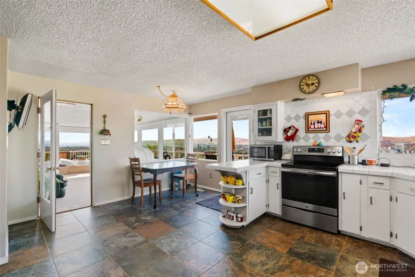 Property photo for 714 N 58th Avenue, Yakima photo 10