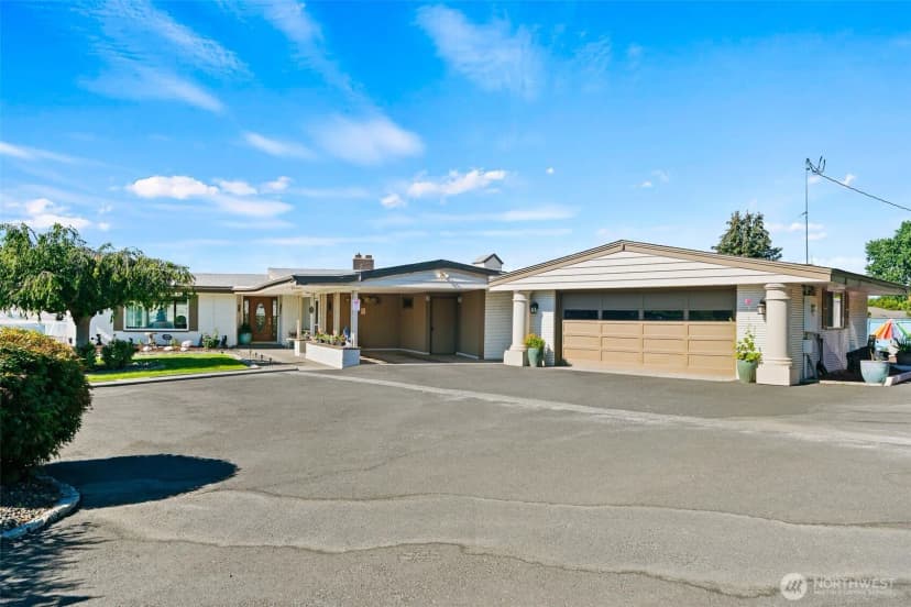 Property photo for 714 N 58th Avenue, Yakima photo 3