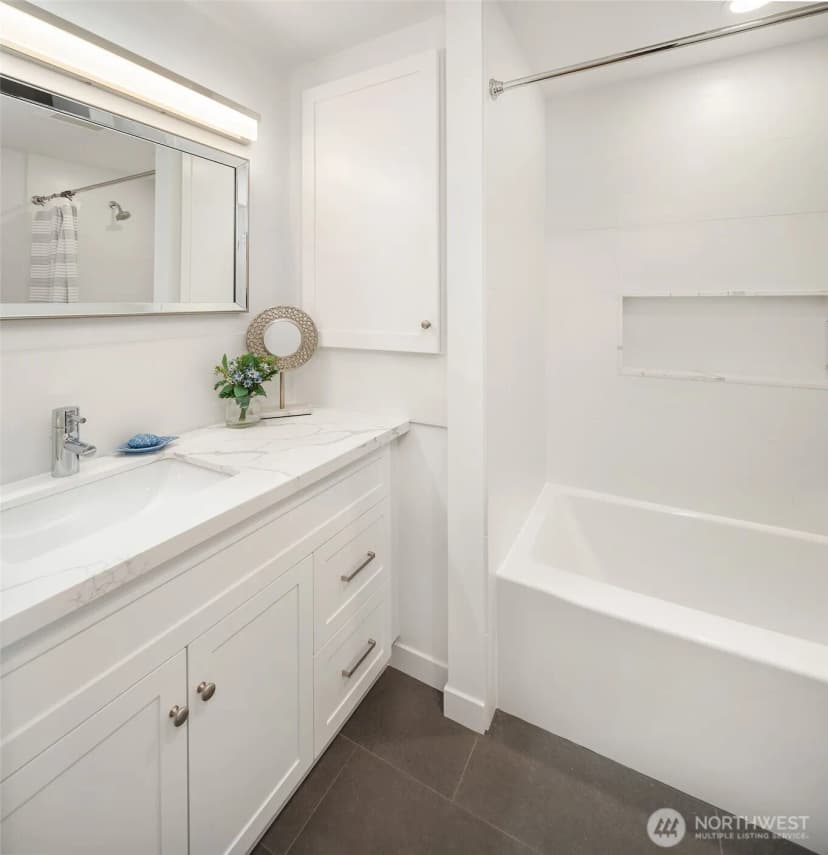 Property photo for 4102 96th Avenue Se, Mercer Island photo 15