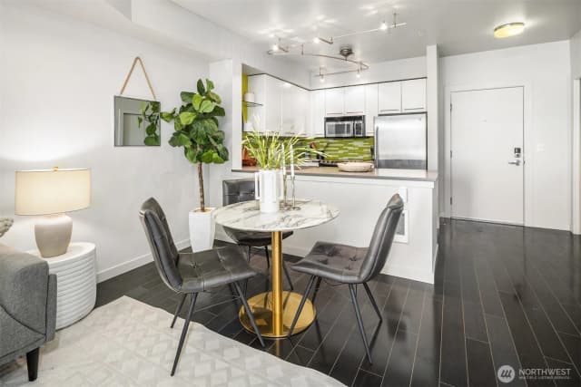 Property photo for 1410 E Pine Street #w122, Seattle photo 4