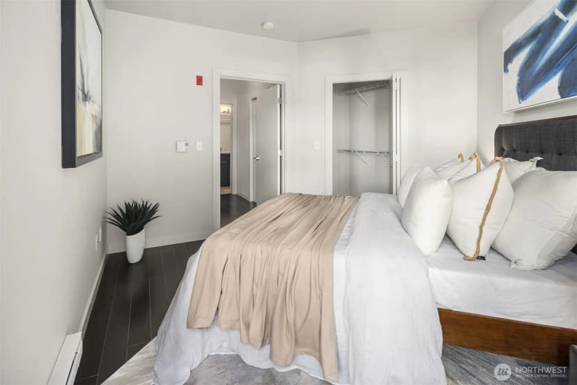Property photo for 1410 E Pine Street #w122, Seattle photo 15