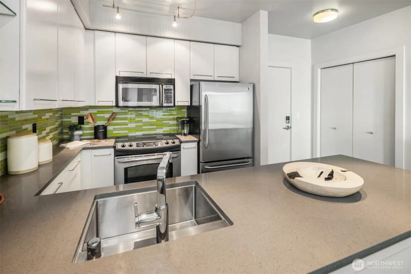 Property photo for 1410 E Pine Street #w122, Seattle photo 11