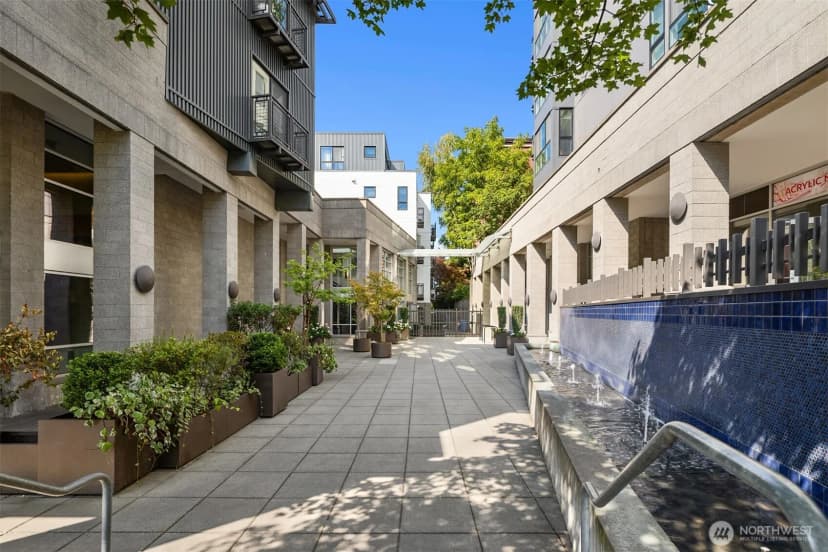 Property photo for 1410 E Pine Street #w122, Seattle photo 33