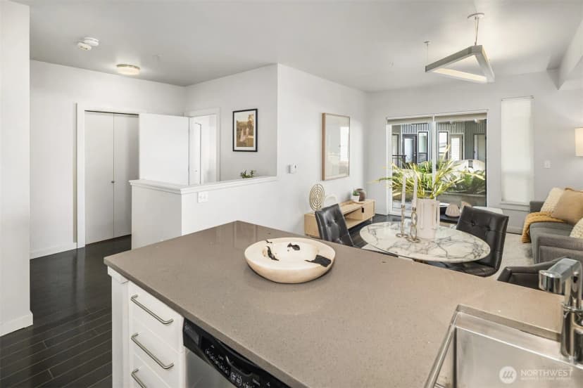 Property photo for 1410 E Pine Street #w122, Seattle photo 10