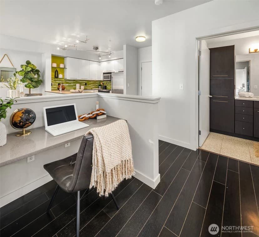 Property photo for 1410 E Pine Street #w122, Seattle photo 13