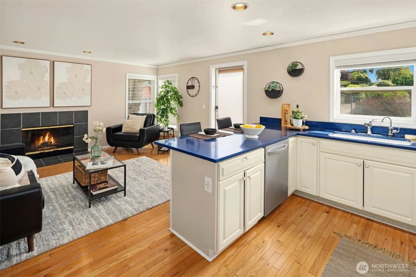 Property photo for 3216 14th Avenue W #202, Seattle photo 12