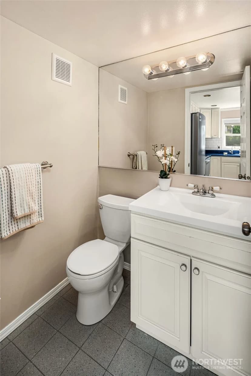 Property photo for 3216 14th Avenue W #202, Seattle photo 13