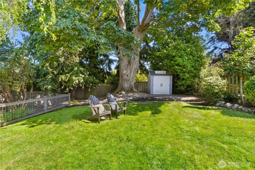 Property photo for 2568 28th Avenue W, Seattle photo 35