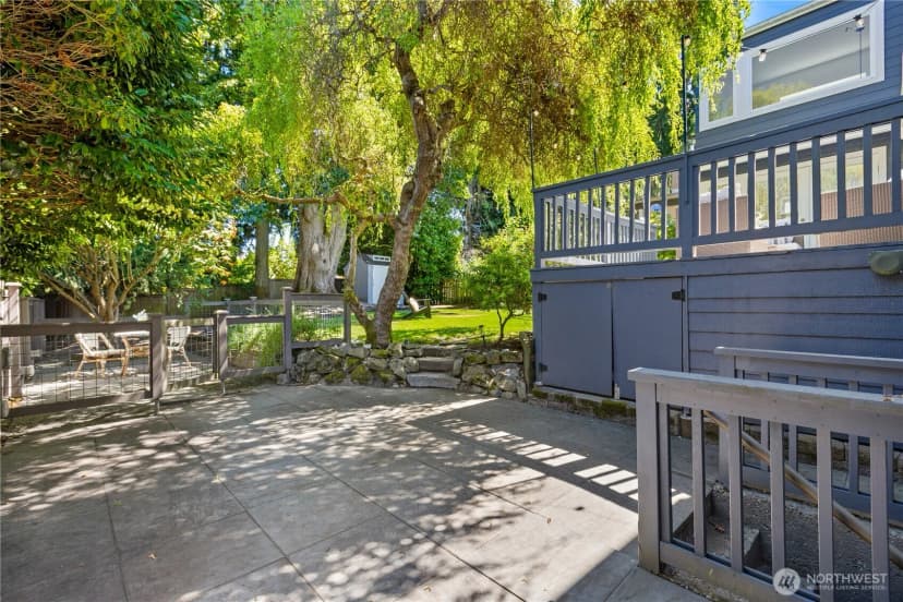 Property photo for 2568 28th Avenue W, Seattle photo 37