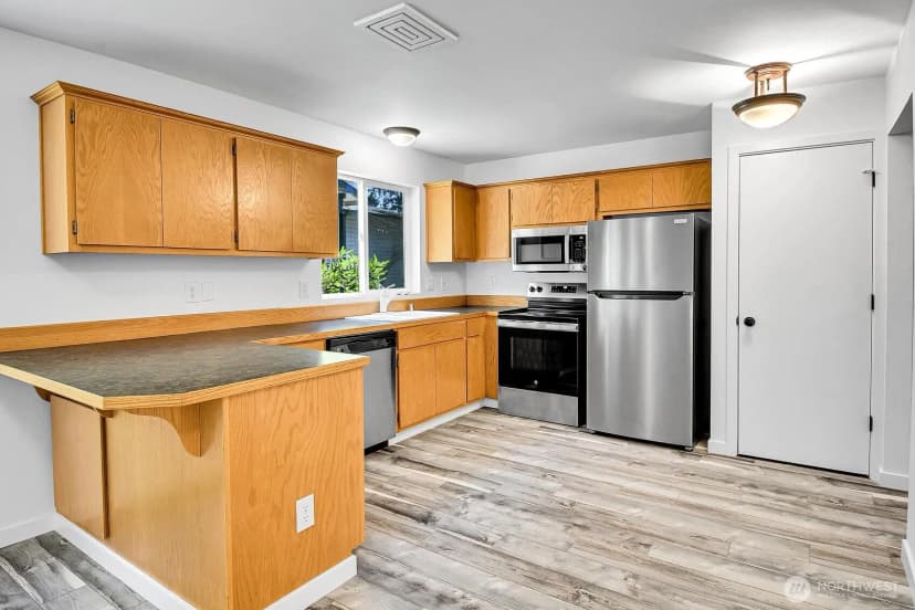 Property photo for 3115 York Road, Everett photo 8