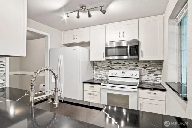 Property photo for 15433 Country Club Drive #e103, Mill Creek