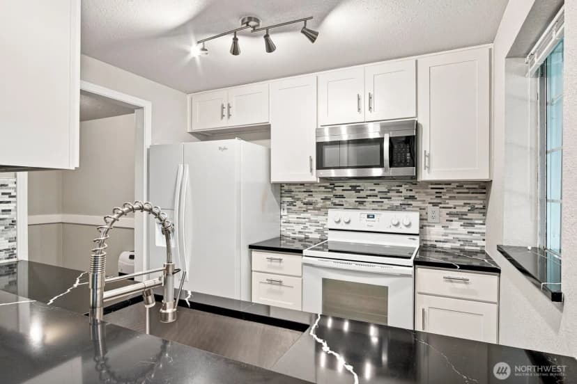Property photo for 15433 Country Club Drive #e103, Mill Creek