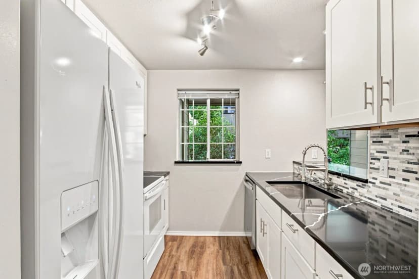 Property photo for 15433 Country Club Drive #e103, Mill Creek photo 3